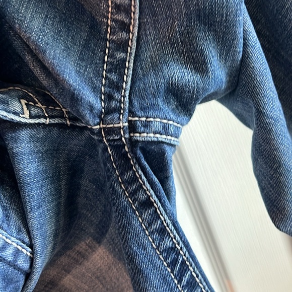 Miss Me Capris - Picture 8 of 8